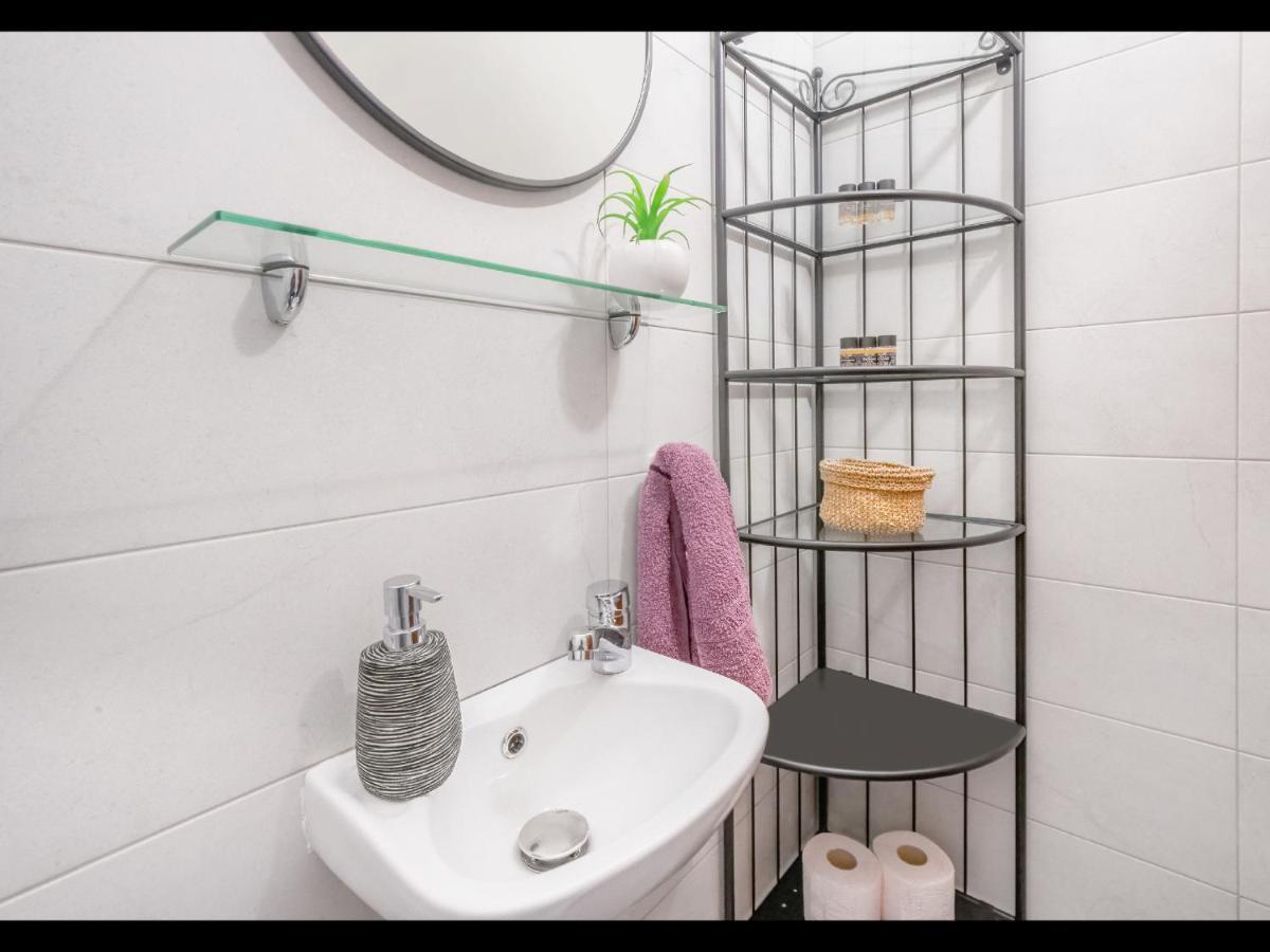 Omalia Apartment Принос Экстерьер фото